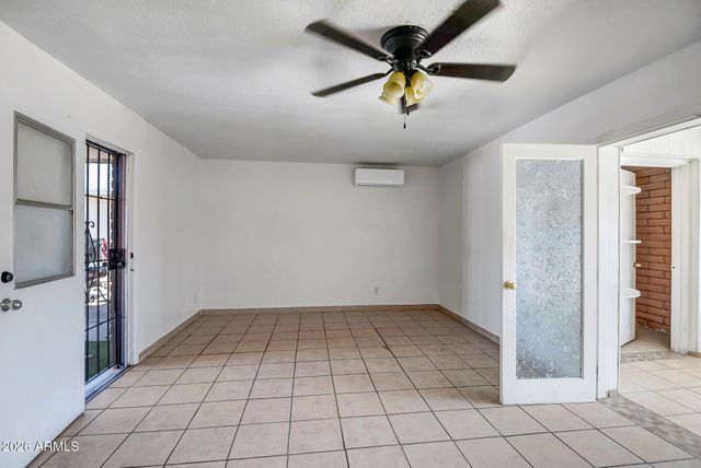 6433 W CATALINA Drive, Phoenix, AZ 85033