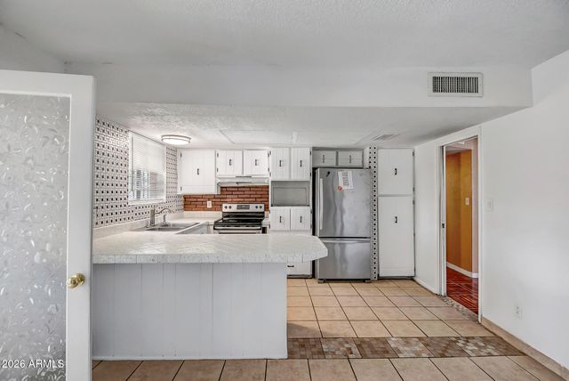 6433 W CATALINA Drive, Phoenix, AZ 85033