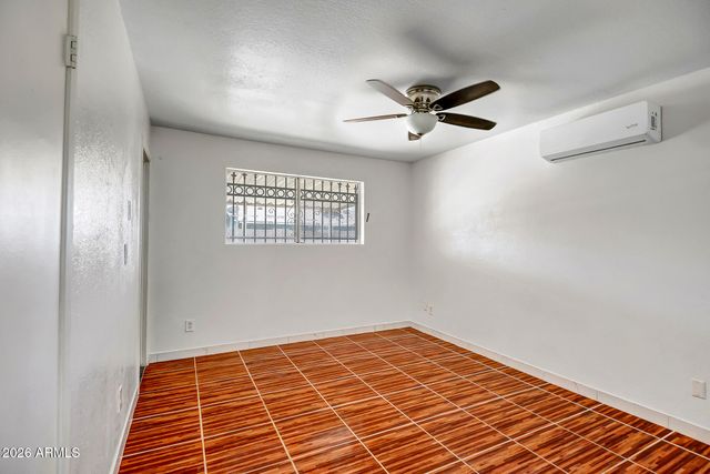 6433 W CATALINA Drive, Phoenix, AZ 85033