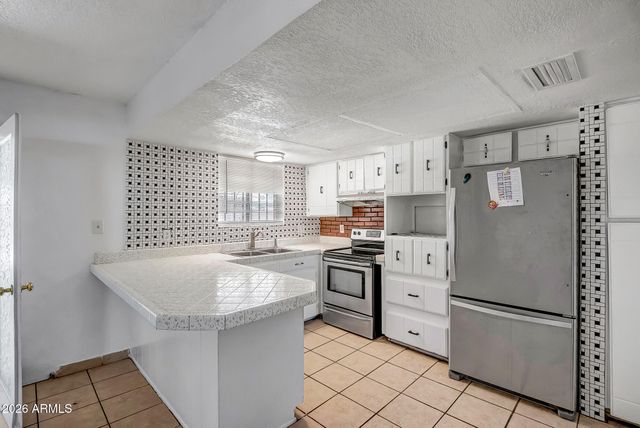 6433 W CATALINA Drive, Phoenix, AZ 85033