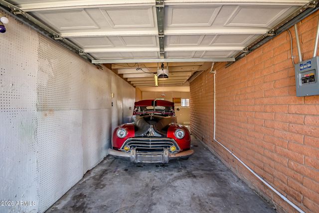 6433 W CATALINA Drive, Phoenix, AZ 85033