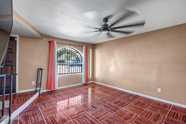 6433 W CATALINA Drive, Phoenix, AZ 85033