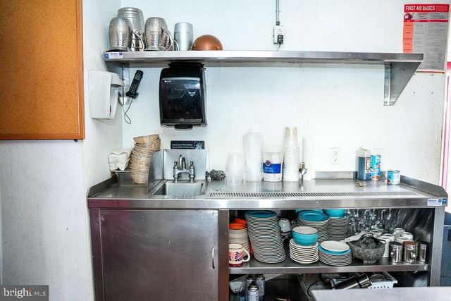 305 N MILL RD, Vineland, NJ 08360