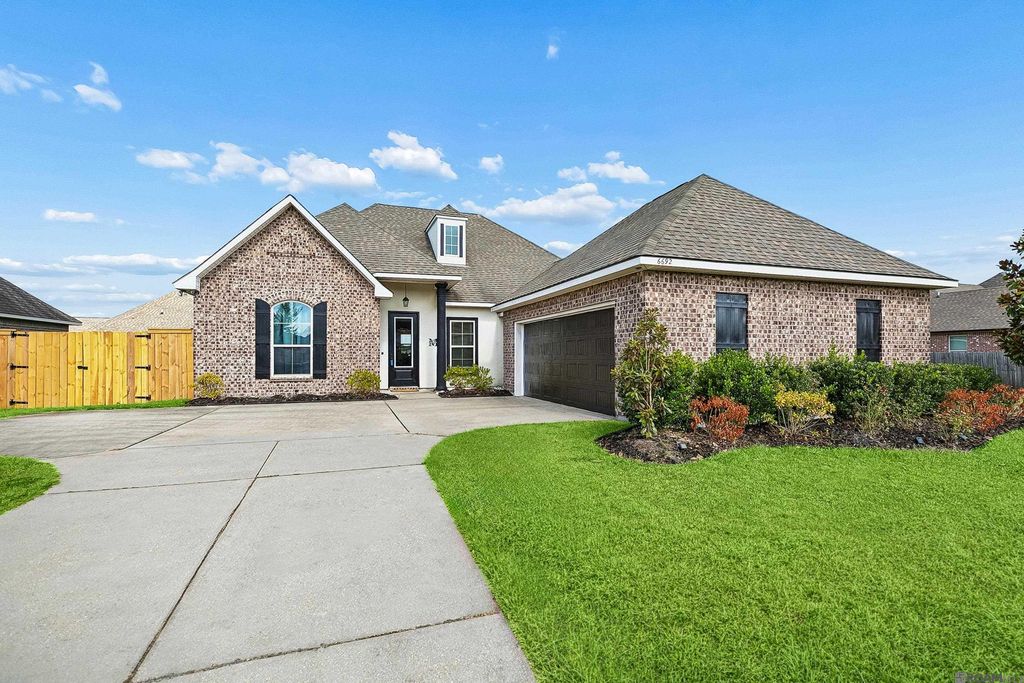 6692 Linwood Dr, Addis, LA 70710