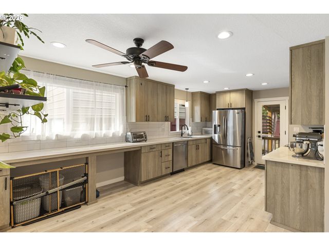 6352 CAUFIELD St, West Linn, OR 97068