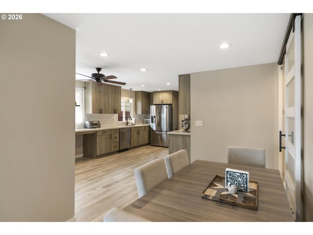 6352 CAUFIELD St, West Linn, OR 97068