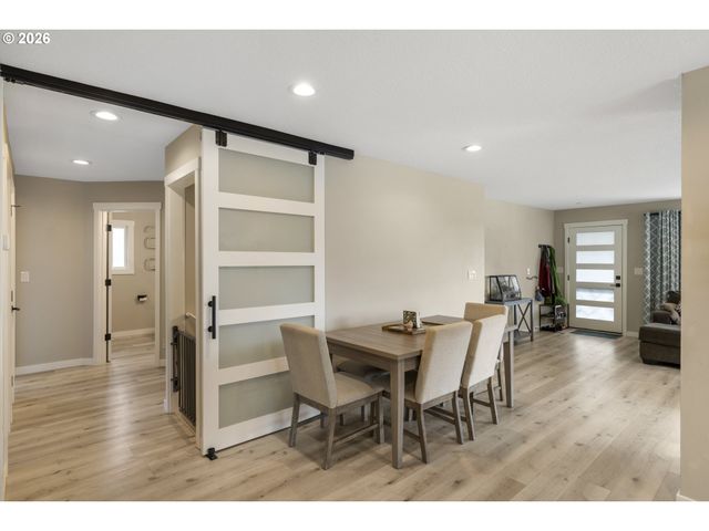 6352 CAUFIELD St, West Linn, OR 97068