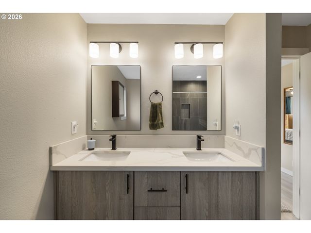 6352 CAUFIELD St, West Linn, OR 97068