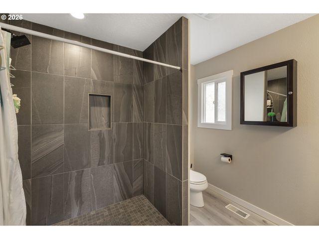 6352 CAUFIELD St, West Linn, OR 97068