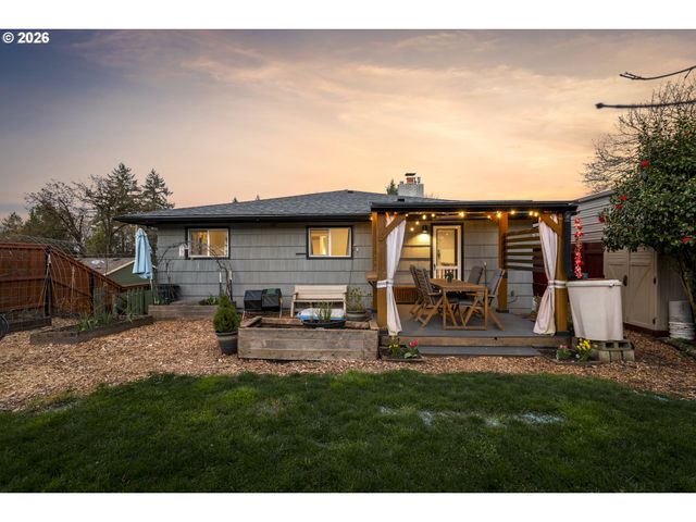 6352 CAUFIELD St, West Linn, OR 97068