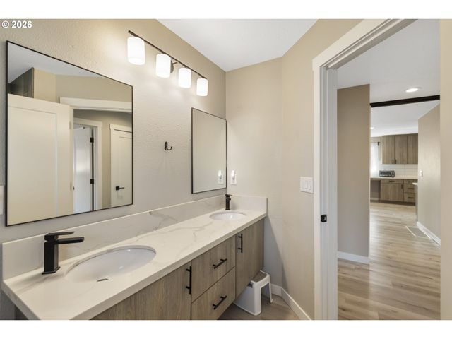 6352 CAUFIELD St, West Linn, OR 97068