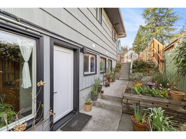 6352 CAUFIELD St, West Linn, OR 97068