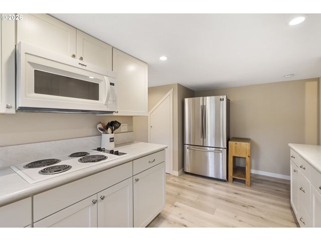 6352 CAUFIELD St, West Linn, OR 97068