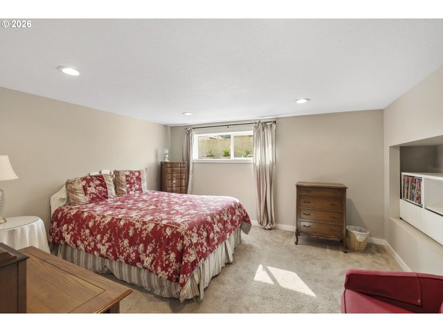 6352 CAUFIELD St, West Linn, OR 97068