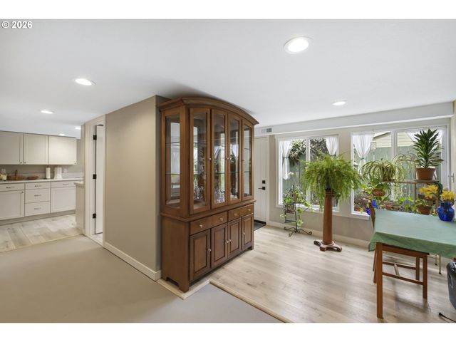 6352 CAUFIELD St, West Linn, OR 97068