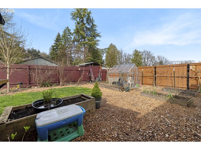 6352 CAUFIELD St, West Linn, OR 97068