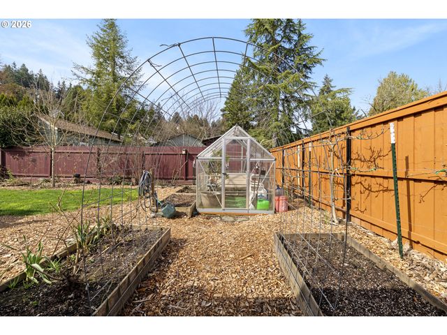 6352 CAUFIELD St, West Linn, OR 97068