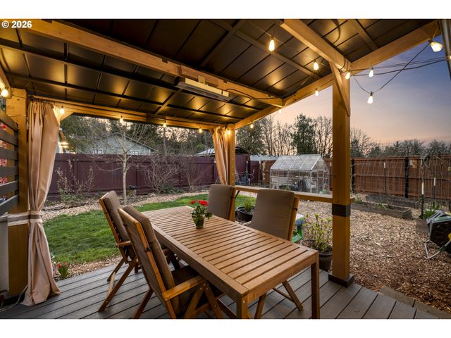 6352 CAUFIELD St, West Linn, OR 97068