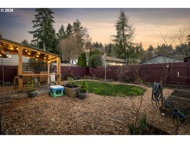 6352 CAUFIELD St, West Linn, OR 97068