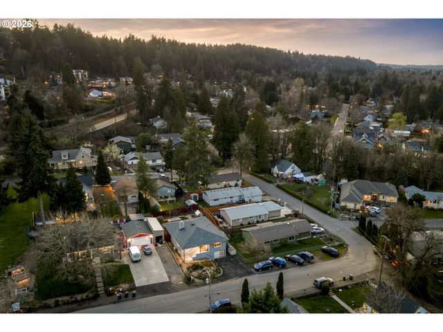 6352 CAUFIELD St, West Linn, OR 97068