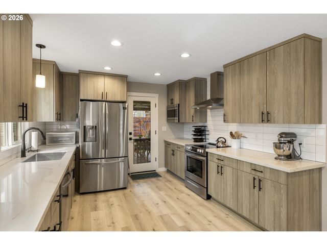 6352 CAUFIELD St, West Linn, OR 97068