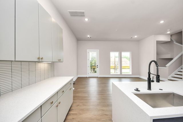 783 Mansfield Street, Houston, TX 77091