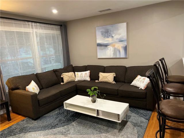 5469 E Garford, Long Beach, CA 90815