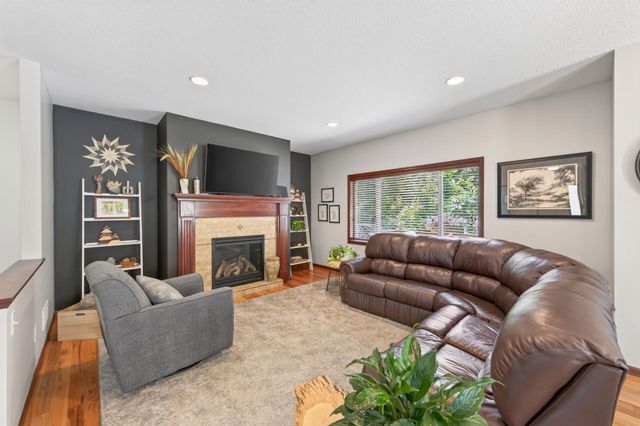2637 Wilds Lane NW, Prior Lake, MN 55372