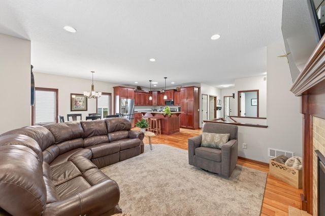 2637 Wilds Lane NW, Prior Lake, MN 55372