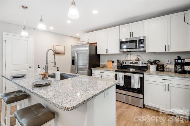 27 Old Pinner Place, Arden, NC 28704