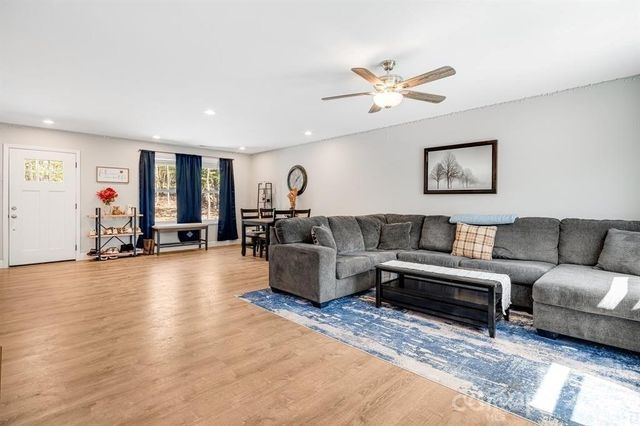 27 Old Pinner Place, Arden, NC 28704