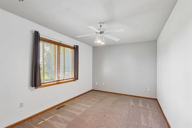 3105 NE Huntington Lane, Ankeny, IA 50021