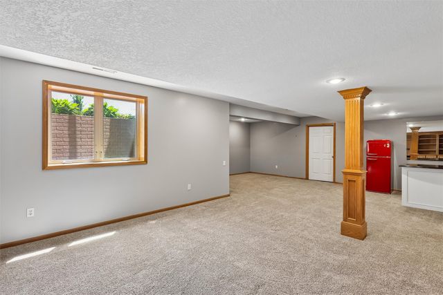 3105 NE Huntington Lane, Ankeny, IA 50021
