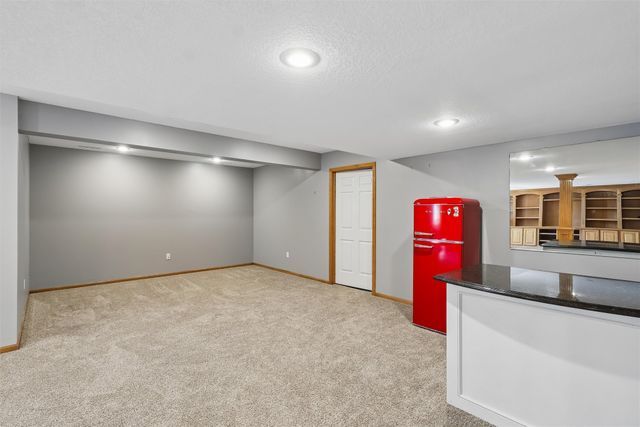 3105 NE Huntington Lane, Ankeny, IA 50021