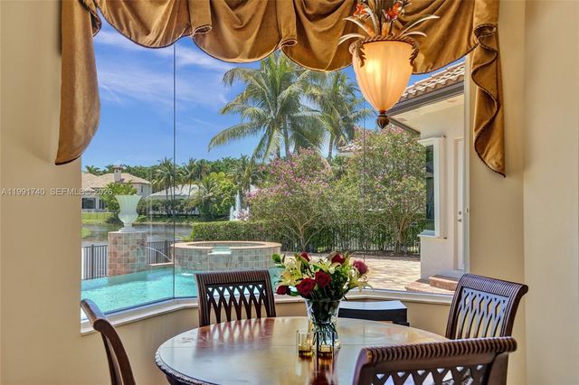 730 Leigh Palm Ave, Plantation, FL 33324