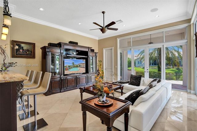 730 Leigh Palm Ave, Plantation, FL 33324