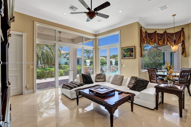 730 Leigh Palm Ave, Plantation, FL 33324