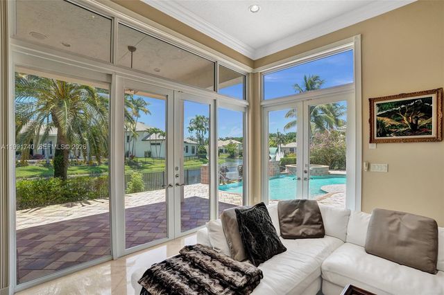 730 Leigh Palm Ave, Plantation, FL 33324