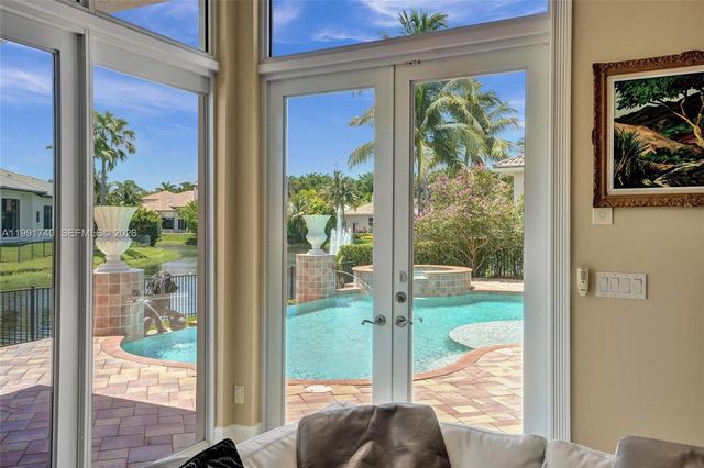 730 Leigh Palm Ave, Plantation, FL 33324