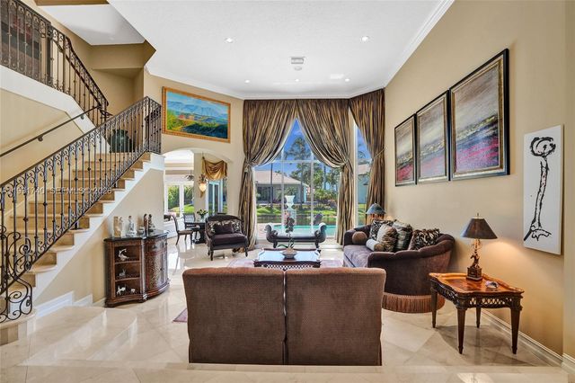 730 Leigh Palm Ave, Plantation, FL 33324