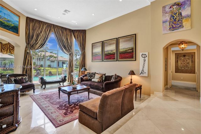 730 Leigh Palm Ave, Plantation, FL 33324