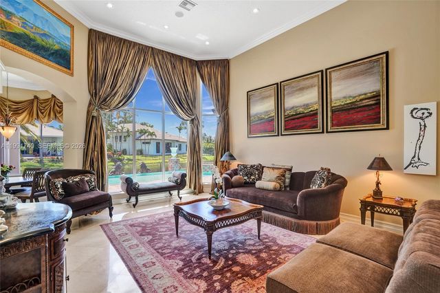 730 Leigh Palm Ave, Plantation, FL 33324