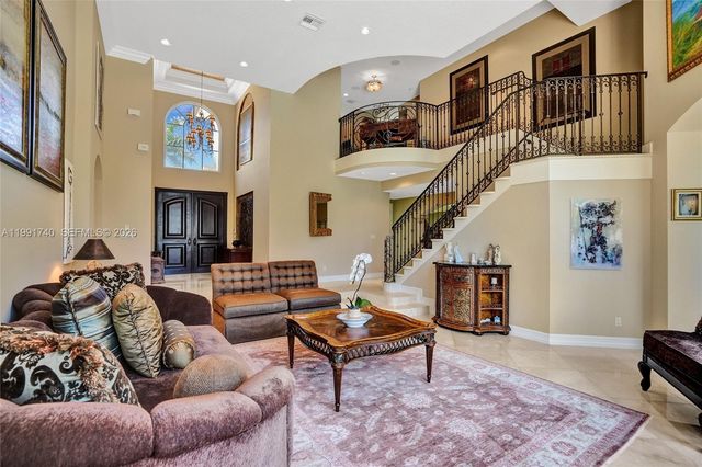 730 Leigh Palm Ave, Plantation, FL 33324