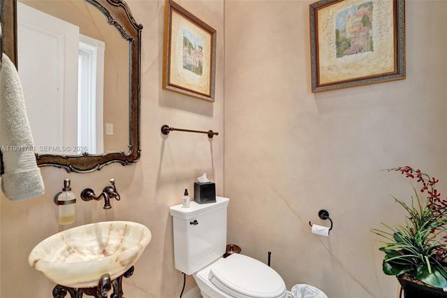 730 Leigh Palm Ave, Plantation, FL 33324