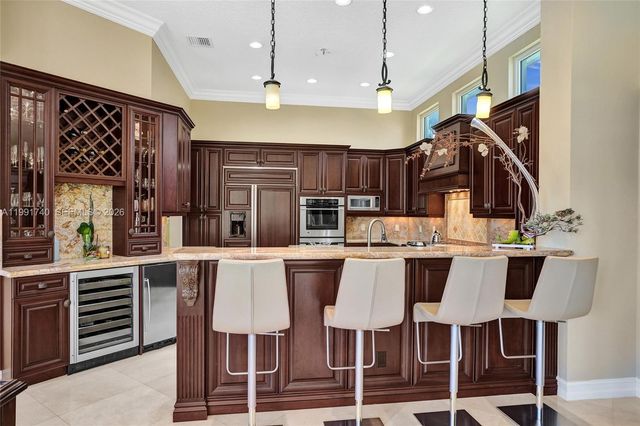 730 Leigh Palm Ave, Plantation, FL 33324