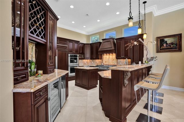 730 Leigh Palm Ave, Plantation, FL 33324