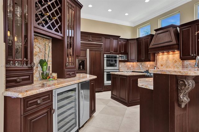 730 Leigh Palm Ave, Plantation, FL 33324