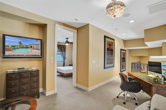 730 Leigh Palm Ave, Plantation, FL 33324