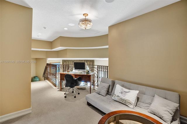 730 Leigh Palm Ave, Plantation, FL 33324