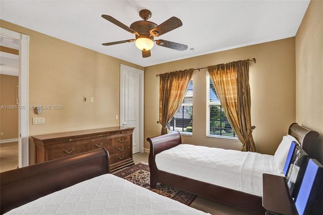 730 Leigh Palm Ave, Plantation, FL 33324